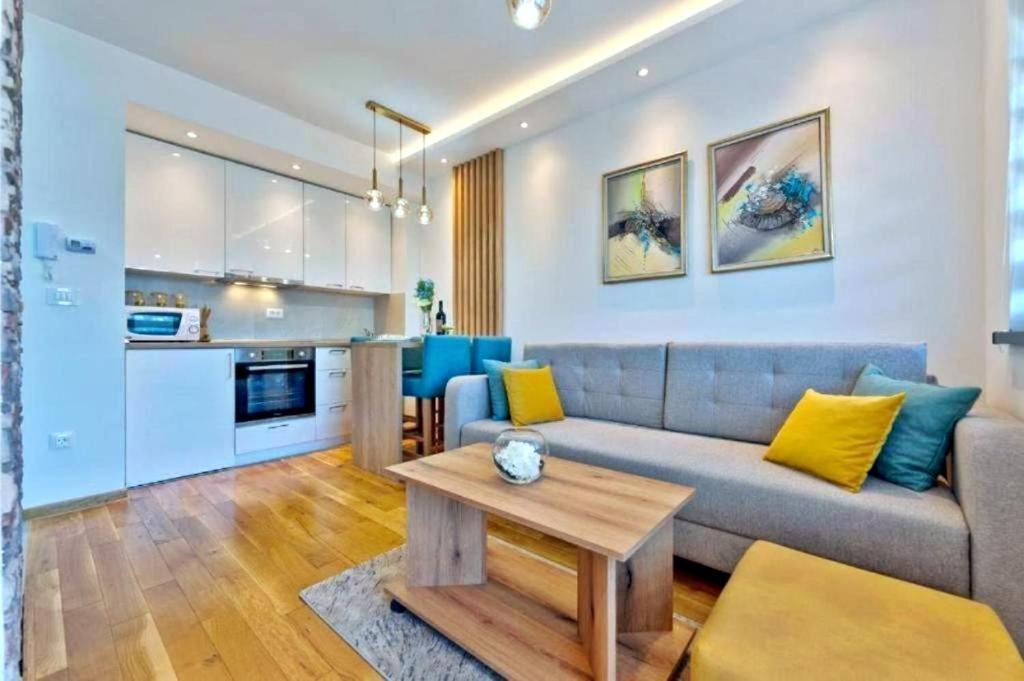 Apartamento Ema Lux - Zgrada Panorama Soko Banja Exterior foto